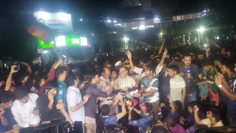 প্রকৌশল শিক্ষার্থীদের ওপর লাঠিচার্জের ঘটনায় ডিএমপির দুঃখপ্রকাশ