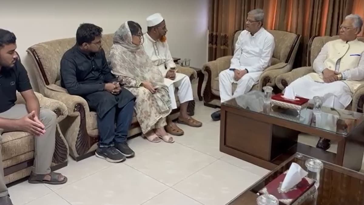 পাইলট তৌকিরের পরিবারকে সমবেদনা জানালেন মির্জা ফখরুল
