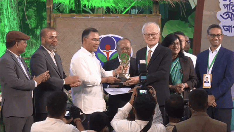৩ ব্যক্তি ও ৩ প্রতিষ্ঠানকে জাতীয় পরিবেশ পদক দিলেন প্রধানমন্ত্রী