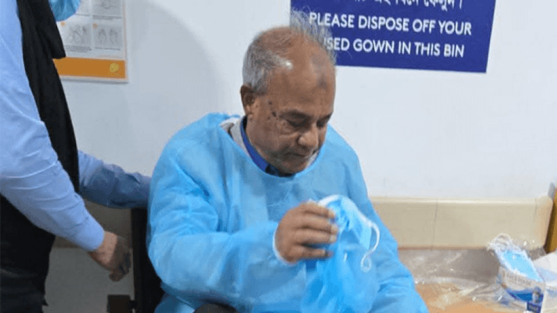 খালেদা জিয়াকে দেখতে হাসপাতালে স্বরাষ্ট্র উপদেষ্টা