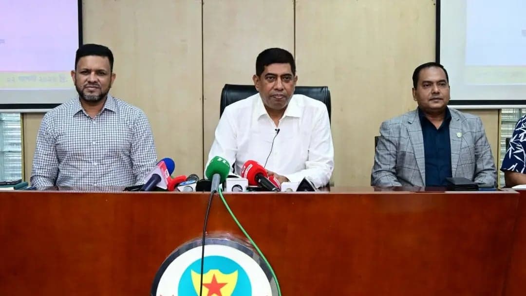 পুলিশের গাড়িতে হামলার সুনির্দিষ্ট কোনো তথ্য নেই, এটি শুধুই রুটিন 'সতর্কবার্তা'