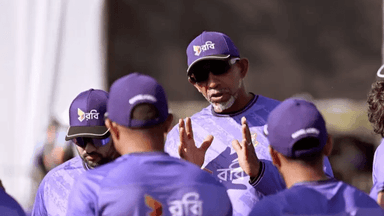 ম্যাকাইয়ে অস্ট্রেলিয়াকে চাপে ফেলতে পরিকল্পনার কথা জানালেন সিমন্স