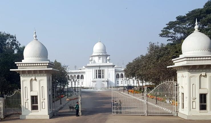 রাতে সুপ্রিম কোর্টে প্রবেশে কড়াকড়ি আরোপ