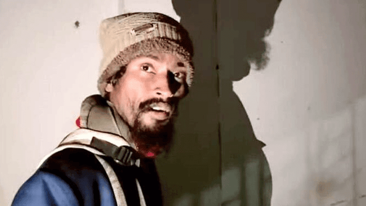 কমিউনিটি সেন্টারে পোড়া দুই মরদেহ উদ্ধার, ভবঘুরে যুবক আটক