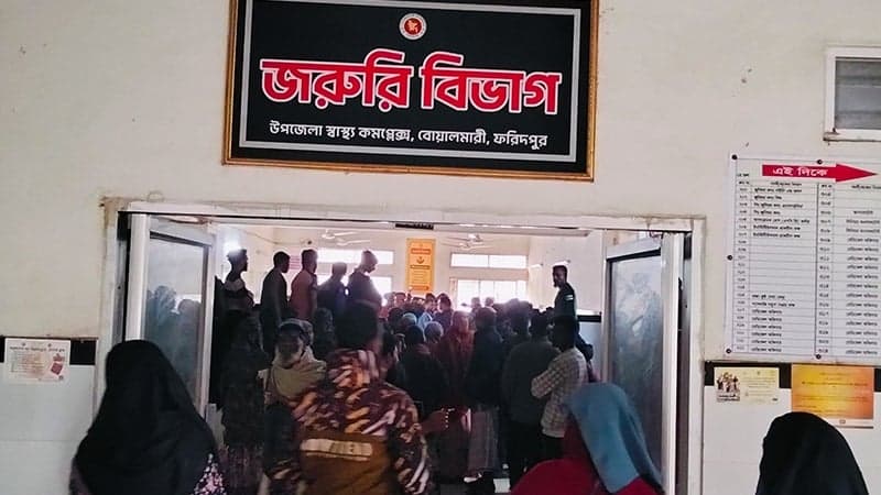 বোয়ালমারীতে ট্রেনের ধাক্কায় দুই ভাইসহ নিহত ৩