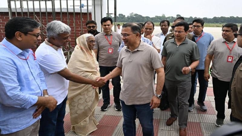 যশোরে পৌঁছালেন প্রধানমন্ত্রী