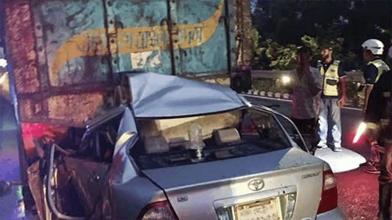 ভাঙ্গায় এক্সপ্রেসওয়েতে দাঁড়িয়ে থাকা ট্রাকে প্রাইভেটকারের ধাক্কা, নিহত ৫
