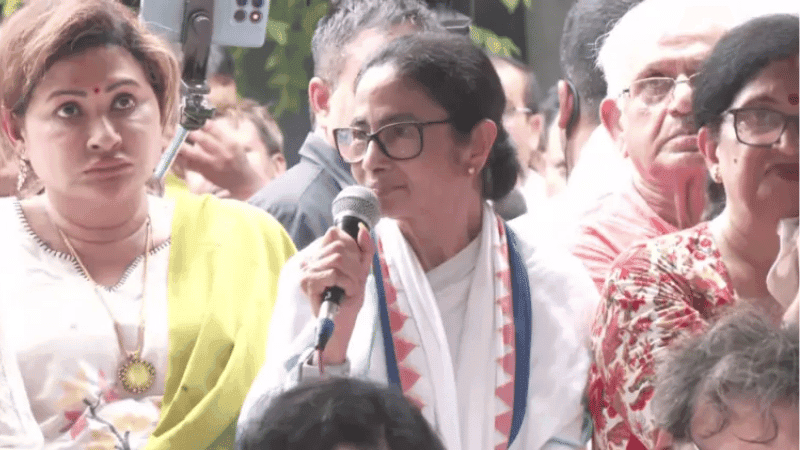 বাংলাদেশে সংঘটিত একটি হত্যাকাণ্ডে জড়িত ব্যক্তিদের তথ্য জানি, বিস্ফোরক দাবি মমতার