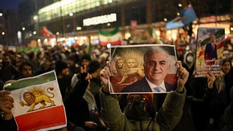 বিক্ষোভে উত্তাল ইরান, নিহত বেড়ে ৫৩৮