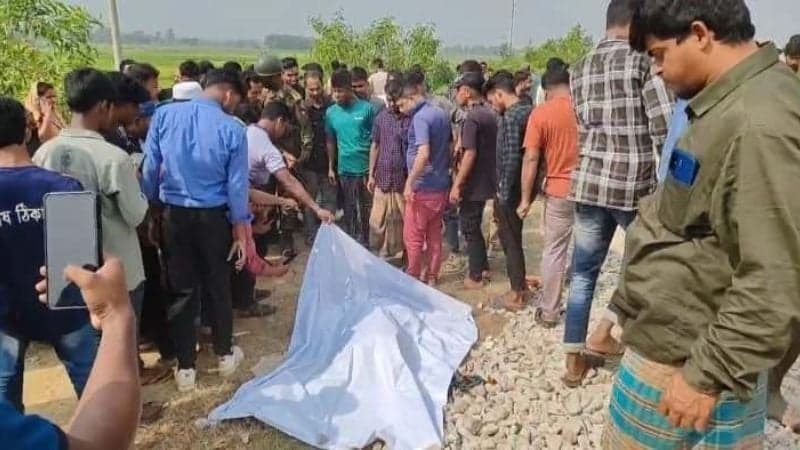 কুমিল্লায় ট্রেনের ধাক্কায় অটোরিকশার ৫ যাত্রী নিহত