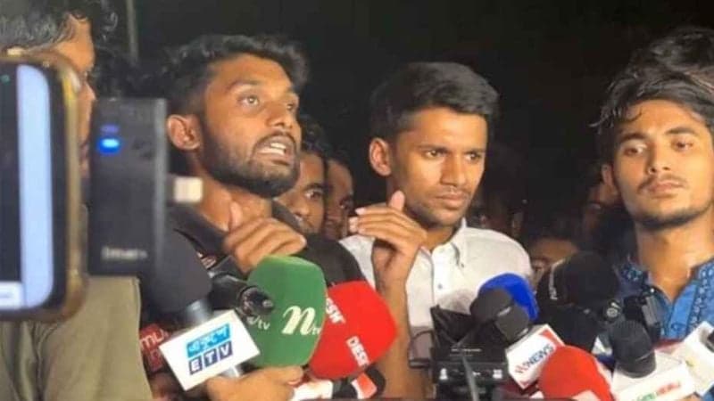 সাত কলেজ শিক্ষার্থীদের আন্দোলন  স্থগিত