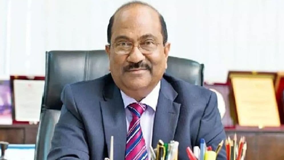 সাবেক ডেপুটি গভর্নর এসকে সুরের তিন বছরের কারাদণ্ড