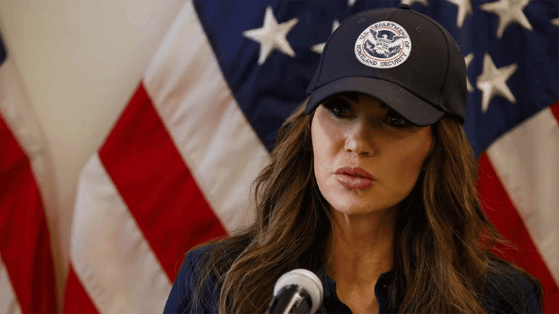 হোমল্যান্ড সিকিউরিটির প্রধান নোয়েমকে বরখাস্ত করলেন ট্রাম্প