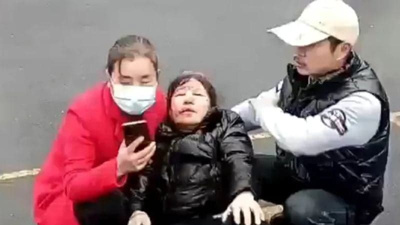 চীনে স্কুলের সামনে গাড়ি দুর্ঘটনায় আহত একাধিক