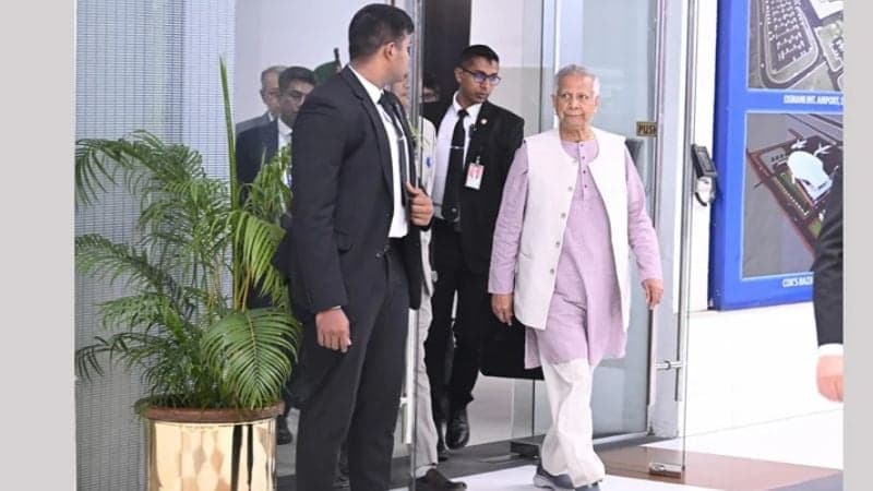 দোহার উদ্দেশে ঢাকা ছেড়েছেন প্রধান উপদেষ্টা