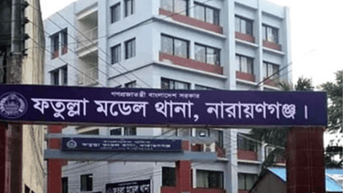 ছাত্রীর স্বামীকে পাশে বসানো নিয়ে দ্বন্দ্ব, ঢাবির বাসে হামলা-ভাঙচুরের অভিযোগে মামলা