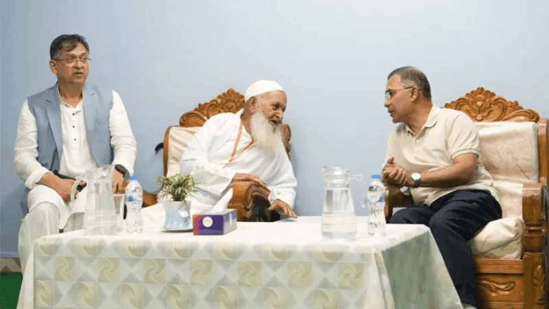 হেফাজতের আমির শাহ মুহিব্বুল্লাহ বাবুনগরীর সঙ্গে প্রধানমন্ত্রীর সাক্ষাৎ