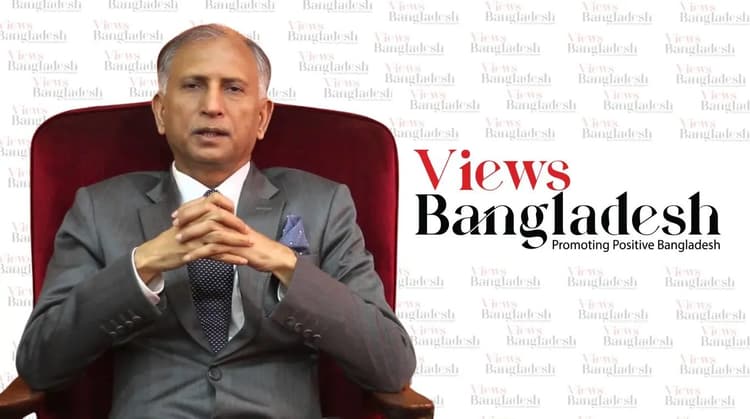 একজন শিক্ষক কখনোই তার কাজে সন্তুষ্ট হতে পারেন না