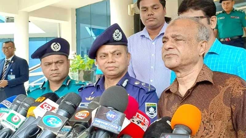 আইন নিজের হাতে তুলে নেয়ার কারো অধিকার নেই: স্বরাষ্ট্র উপদেষ্টা