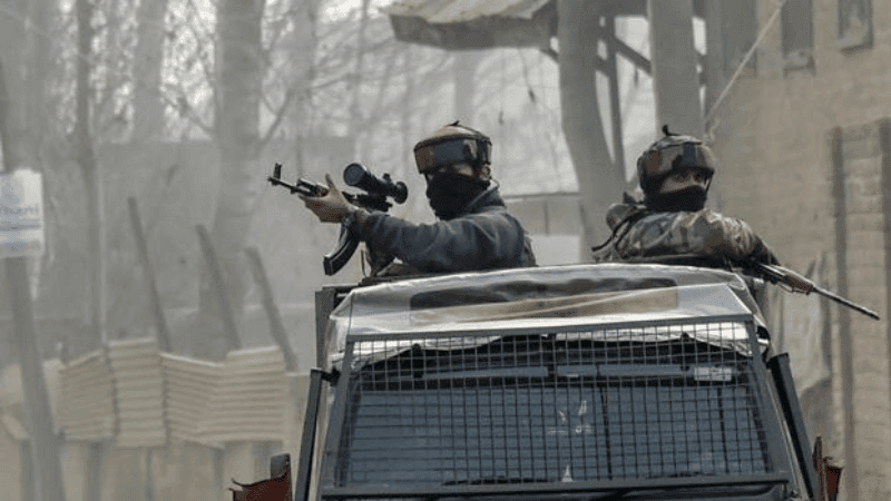 জম্মু ও কাশ্মীরে তীব্র গোলাগুলি