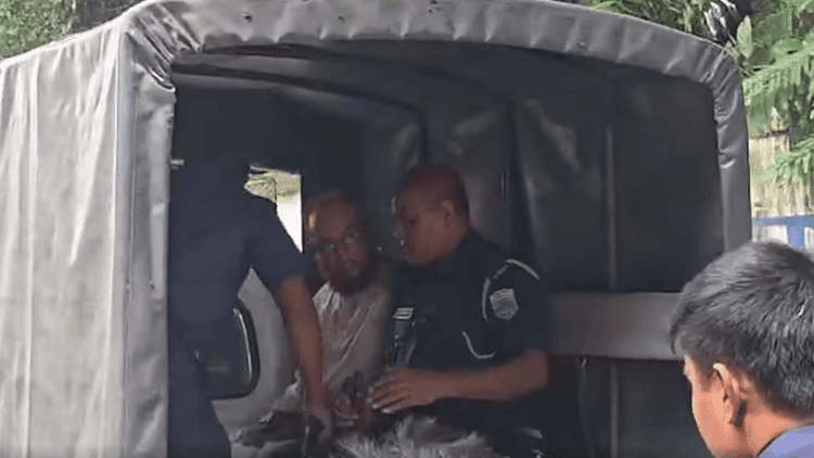 প্রধান শিক্ষকের বিরুদ্ধে ছাত্রীকে কুপ্রস্তাবের অভিযোগ, প্রতিবাদে শিক্ষার্থীদের মিছিল
