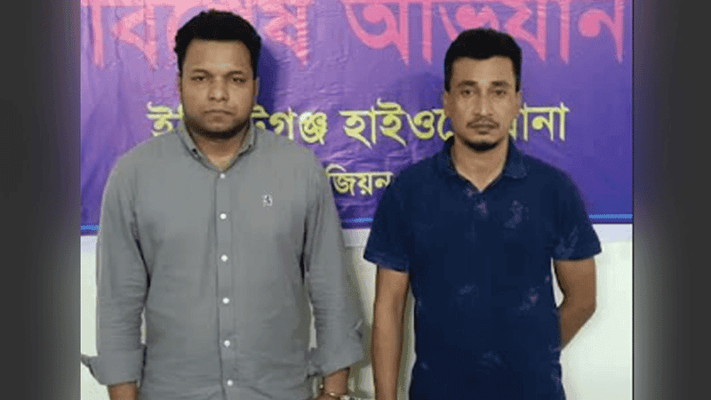 কুমিল্লার যাত্রীবাহী বাসে মিলল বিদেশি পিস্তল