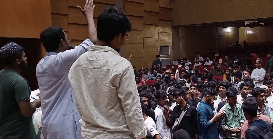 সরকারি চাকরিতে আবেদন ফি কমানোর অনুরোধ ছাত্র সমাজের