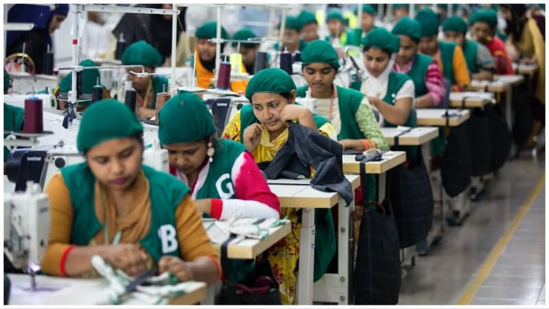 পোশাক শ্রমিকদের ন্যূনতম মজুরি ১২৫০০ টাকা নির্ধারণ
