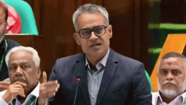 ব্যাটারিচালিত যান নিয়ন্ত্রণে আসছে নতুন নির্দেশনা: সেতুমন্ত্রী
