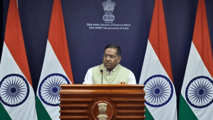 শেখ হাসিনাকে প্রত্যর্পণের অনুরোধ খতিয়ে দেখা হচ্ছে: রণধীর জয়সওয়াল