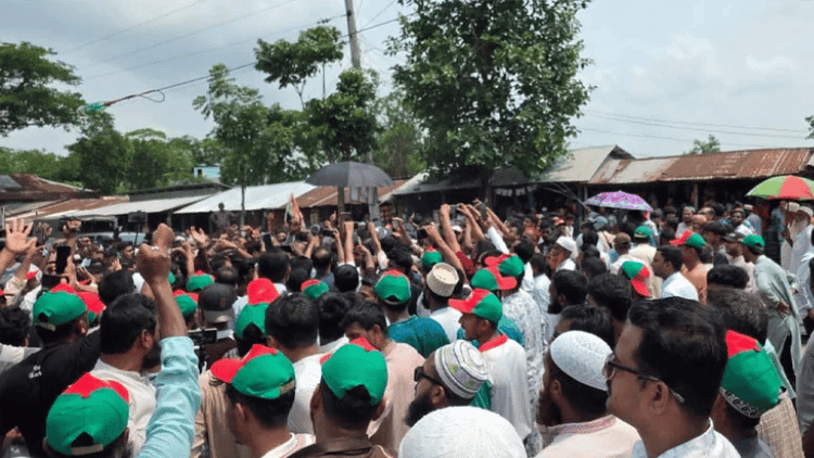 বাউফলে বিএনপির বিক্ষোভে জামায়াত এমপির জনসভায় যেতে পারেননি সেতুমন্ত্রী