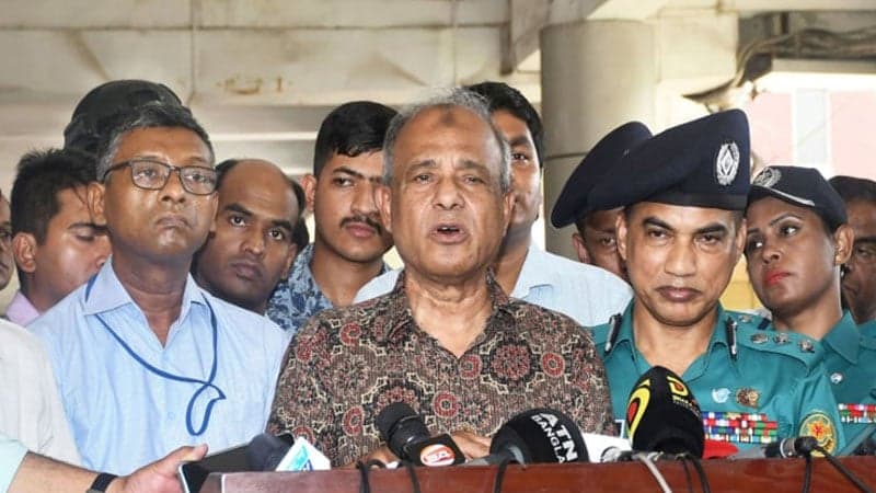 আবদুল হামিদের দেশত্যাগের ঘটনায় দোষীদের বিরুদ্ধে ব্যবস্থা নেয়া হবে: স্বরাষ্ট্র উপদেষ্টা