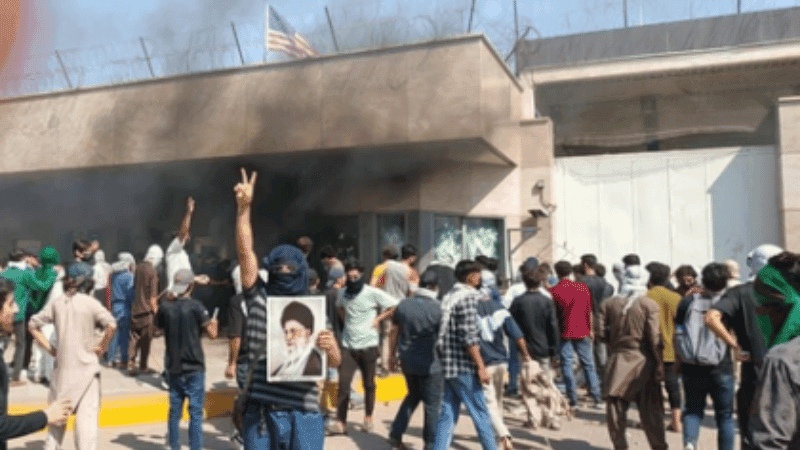 খামেনি হত্যার প্রতিবাদে করাচিতে বিক্ষোভ, সংঘর্ষে নিহত ৯