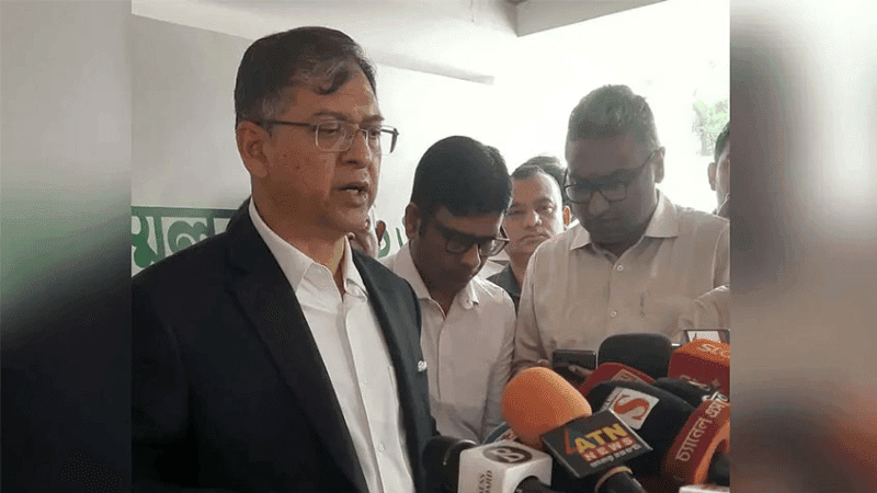 ১০ হাজার অস্ত্র উদ্ধার ও বাজেয়াপ্ত করতে জেলা প্রশাসকদের নির্দেশ স্বরাষ্ট্রমন্ত্রীর