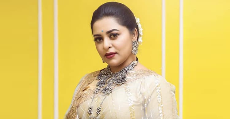 ট্রল ও কটূক্তিতে বিপর্যস্ত, লাইভে কান্নায় ভেঙে পড়লেন জ্যোতিকা জ্যোতি