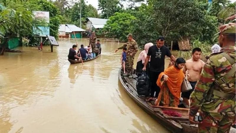পার্বত্য চট্টগ্রামে উদ্ধার ও ত্রাণ তৎপরতা জোরদার করেছে সেনাবাহিনী