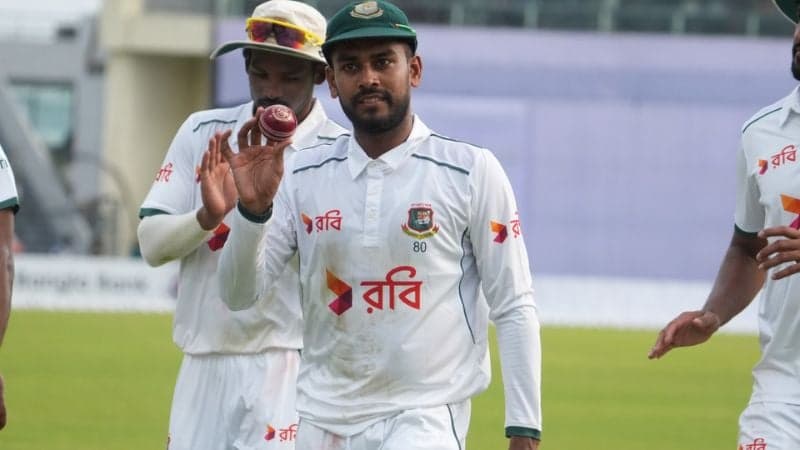 মিরাজের ৫ উইকেট, তবু পিছিয়ে বাংলাদেশ