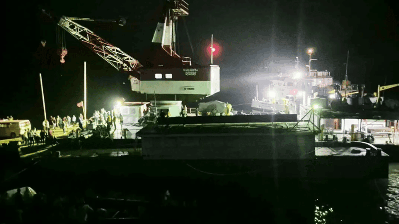 দৌলতদিয়ায় বাস দুর্ঘটনা: দুজনের মরদেহ উদ্ধার