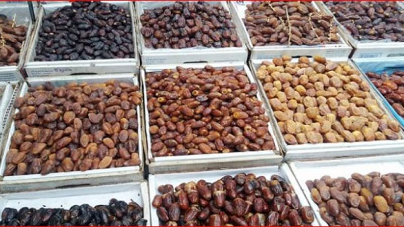 খেজুরের দাম কেজিতে কমেছে ১০০ থেকে ৪০০ টাকা