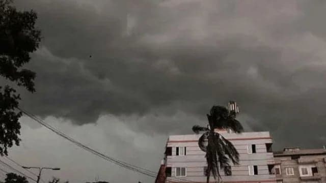 এপ্রিলে ঘূর্ণিঝড় ও তীব্র কালবৈশাখীর আশঙ্কা, তাপমাত্রা ছুঁতে পারে ৪১ ডিগ্রি