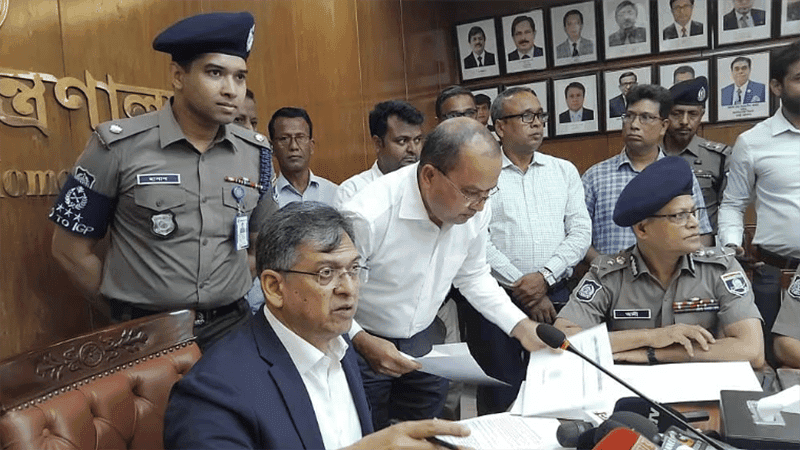 আমরা পুলিশকে জনবান্ধব বাহিনীতে রূপান্তর করতে পেরেছি: স্বরাষ্ট্রমন্ত্রী