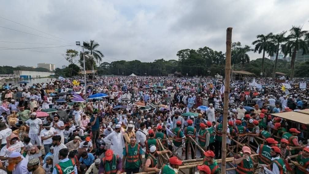 জামায়াতের জাতীয় সমাবেশে ভোর থেকেই নেতাকর্মীদের ঢল