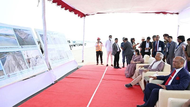 কক্সবাজারে নির্মাণাধীন বিমানবন্দরের দুটি সাইট পরিদর্শন করলেন প্রধান উপদেষ্টা