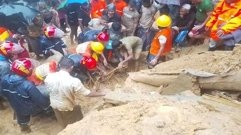 রোহিঙ্গা ক্যাম্পে পাহাড়ধসে ৯ জনের মৃত্যু