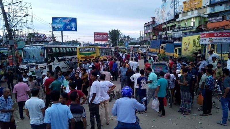 বরিশালে স্বাস্থ্যখাত সংস্কারের আন্দোলনে শিক্ষার্থী-শ্রমিক সংঘর্ষ, পরিবহন ধর্মঘট