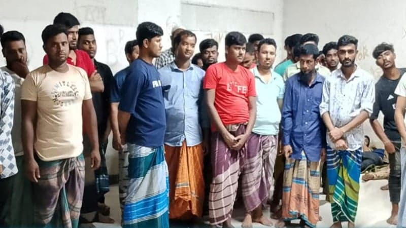 আদাবরে পুলিশ সদস্যকে কোপানোর ঘটনায় আটক ১০২