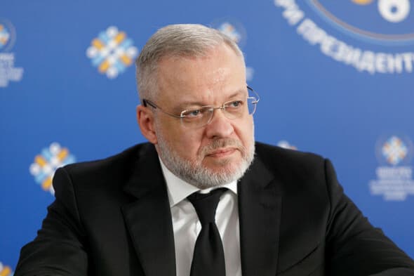 দেশ ছেড়ে পালানোর সময় ইউক্রেনের সাবেক জ্বালানিমন্ত্রী গ্রেপ্তার