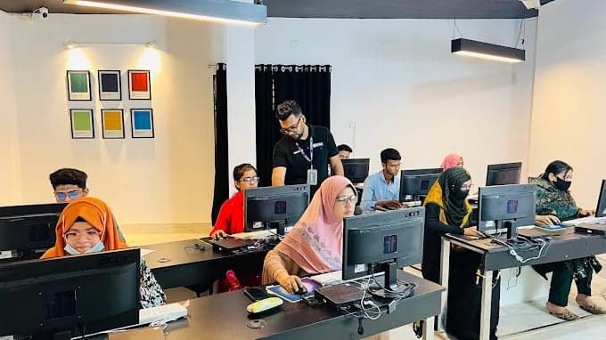 বাংলাদেশে তথ্যপ্রযুক্তির উন্নয়নে কাজ শুরু করলো ইজ আইটি