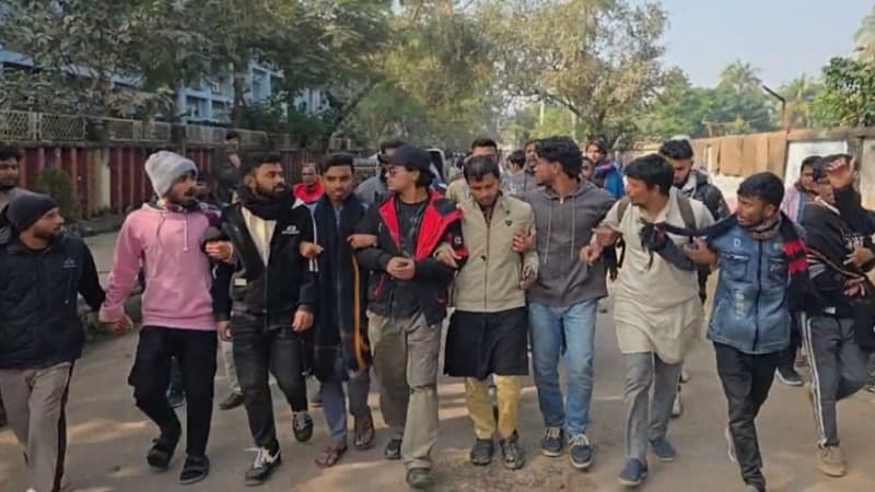 বৈষম্যবিরোধী আন্দোলনের সেই নেতা মাহদীর জামিন, বেরিয়েই করলেন শোডাউন