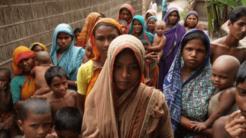 বাংলাদেশে প্রতি চারটি পরিবারের একটি দারিদ্র্যসীমার নিচে: জরিপ